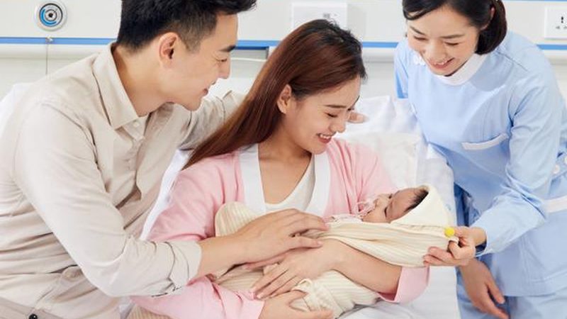 婴儿游泳馆洗澡加盟流程揭秘：如何选择与运营**